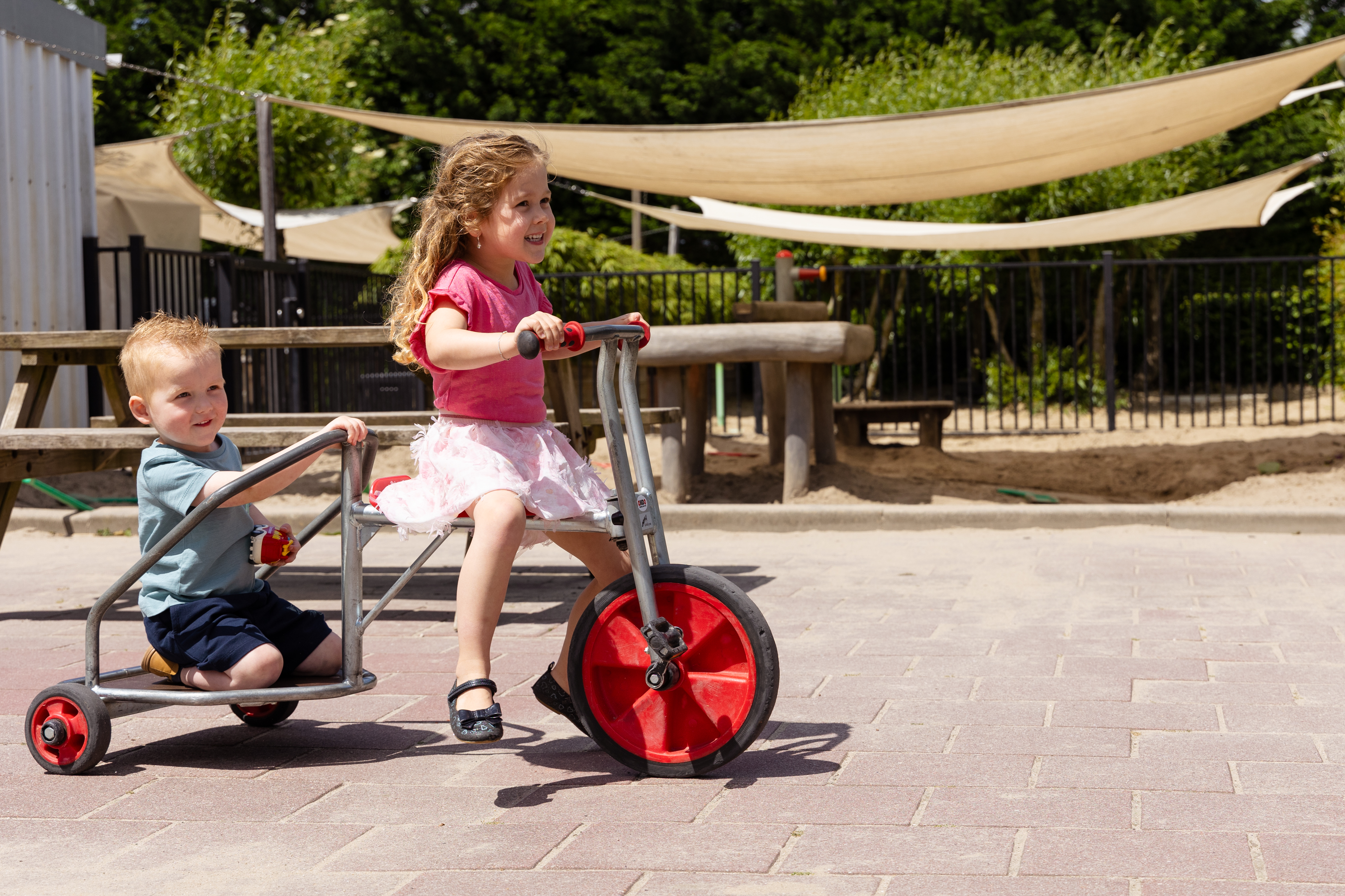 Kinderen op fiets